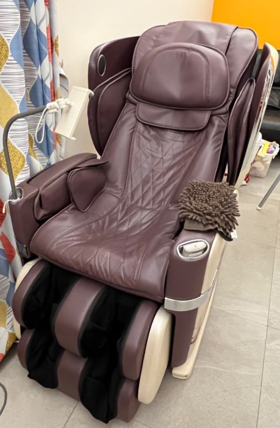 Uregal Osim Recliner OSIM OS-875 UDiva2 Massage Chair (Multicolor